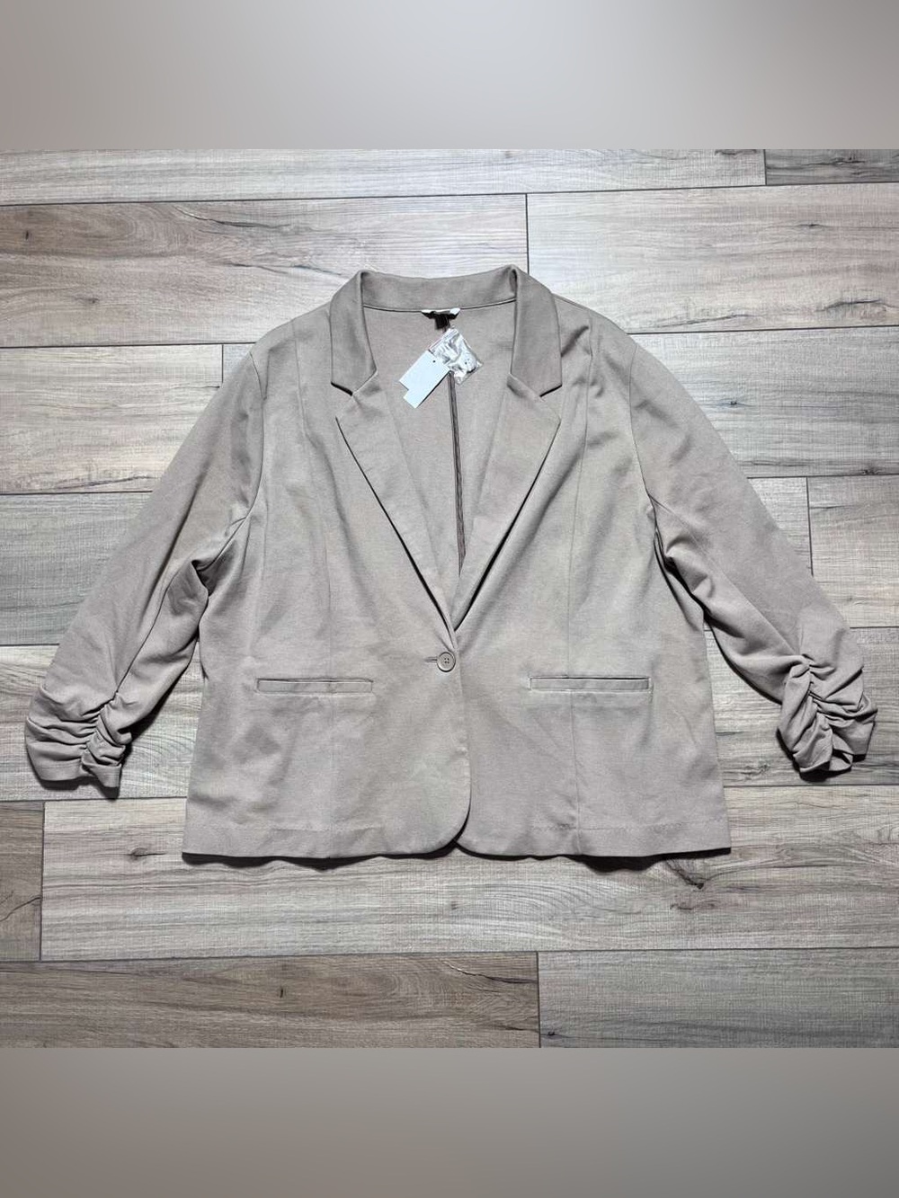 C. EST. 1946 Women’s 3/4 Ruched Sleeve Blazer Size 22W Dune